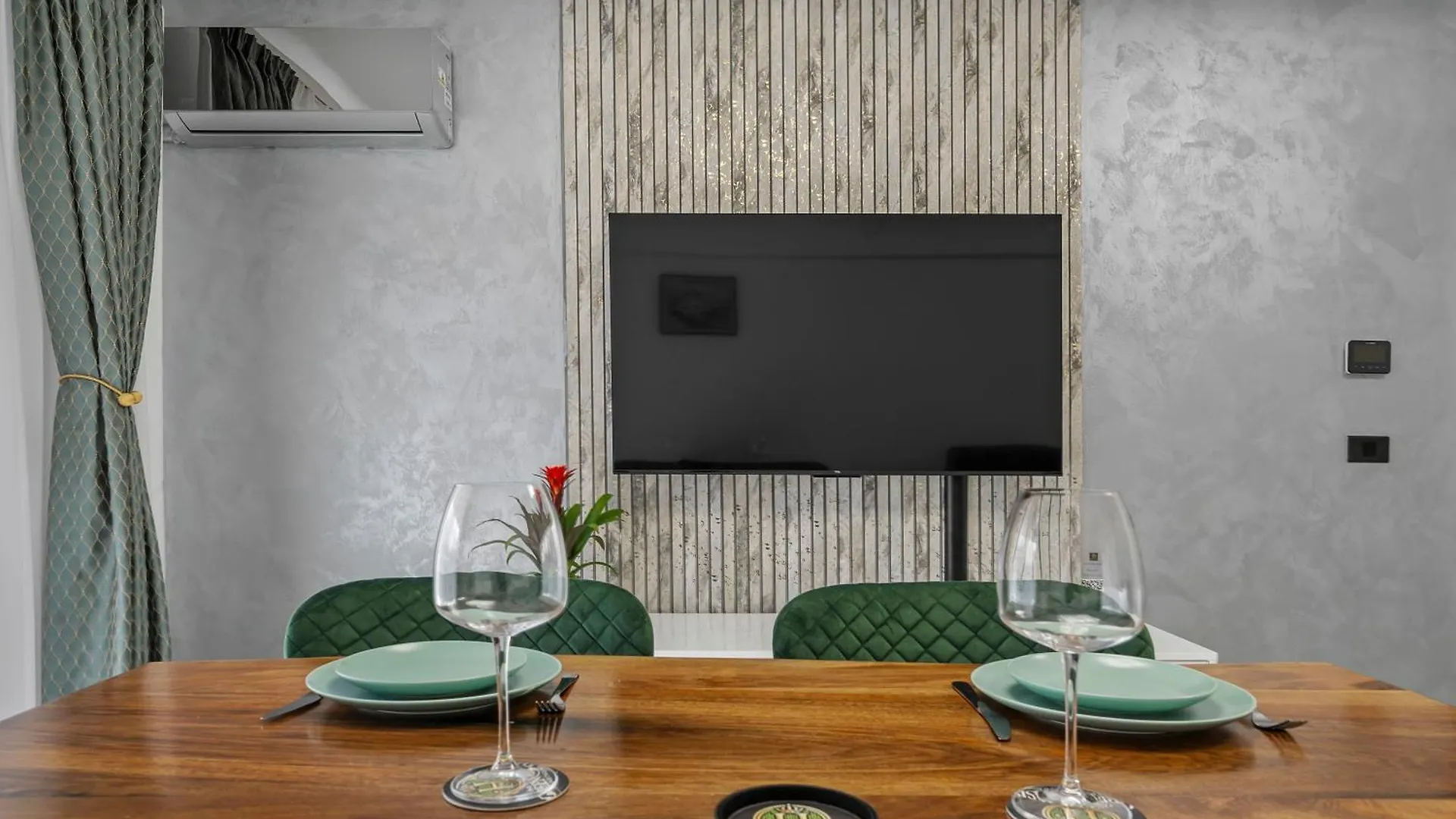 The Green Oasis Bucharest Apartment